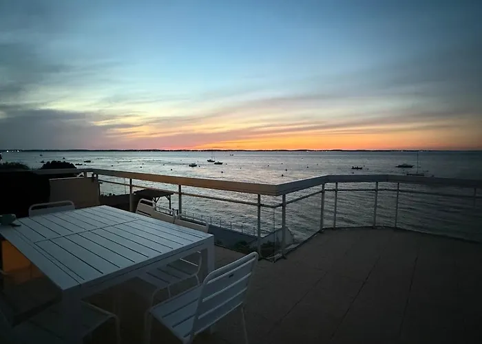 Vue Plein Centre آركاشو